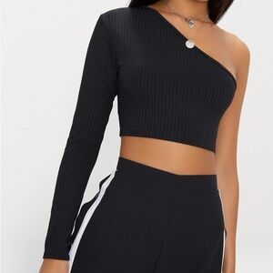 PRETTY LITTLE THING Black One Shoulder Ribbed Crop Top